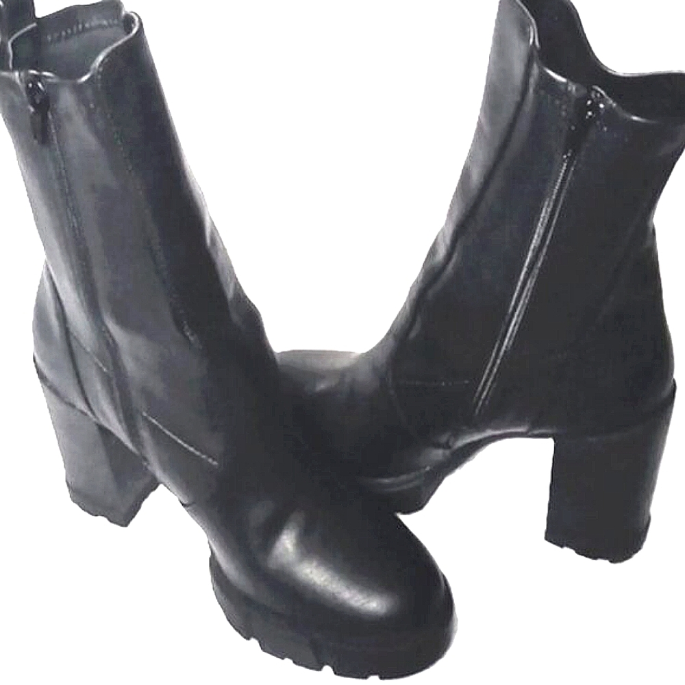 ALDO. ILANNA PLATFORM BOOTIE. BLACK SIZE 9. - Picture 2 of 9